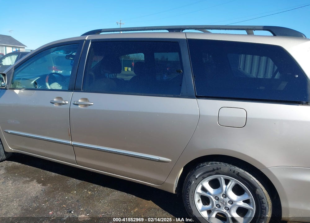 2005 TOYOTA SIENNA XLE LIMITED VIN: 5TDZA22C95S365448