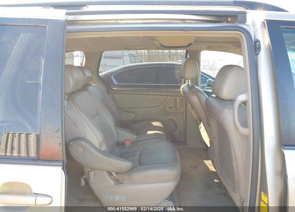 2005 TOYOTA SIENNA XLE LIMITED VIN: 5TDZA22C95S365448
