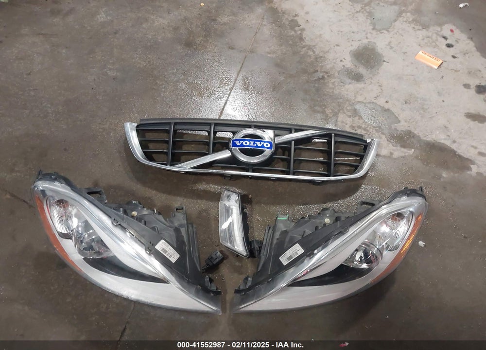 2011 VOLVO XC60 T6/T6 R-DESIGN VIN: YV4902DZXB2170592