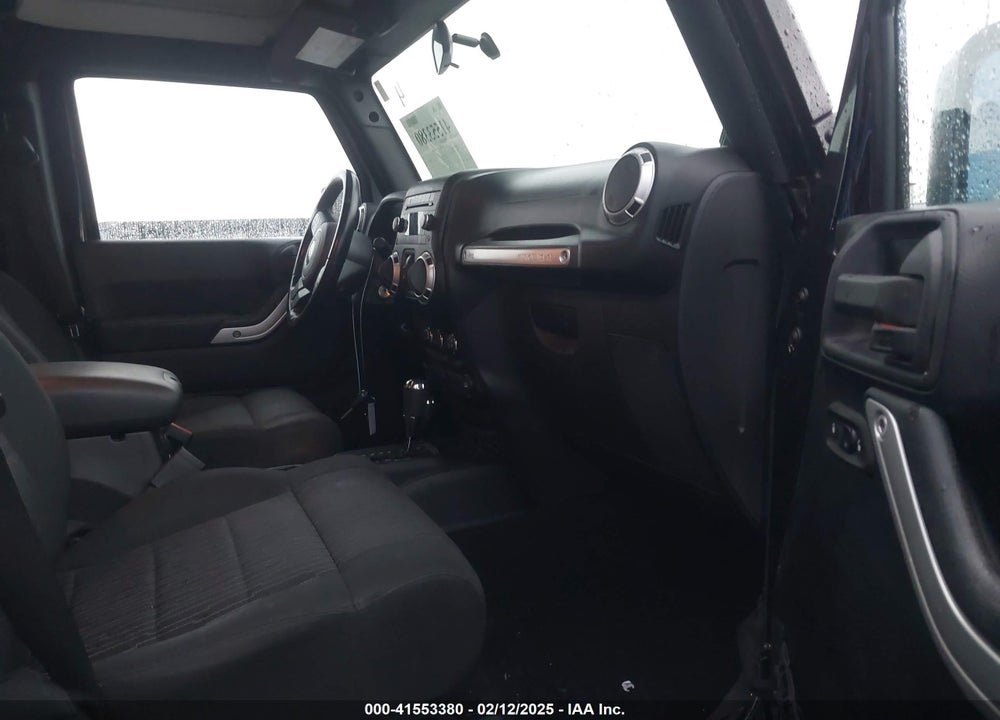 2011 JEEP WRANGLER UNLIMITED SAHARA VIN: 1J4BA5H10BL636008