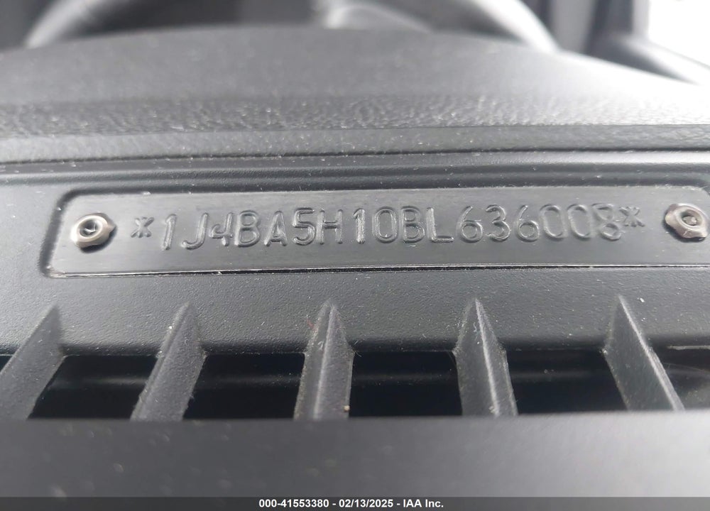 2011 JEEP WRANGLER UNLIMITED SAHARA VIN: 1J4BA5H10BL636008