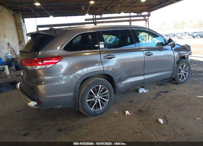 2017 TOYOTA HIGHLANDER XLE VIN: 5TDJZRFH3HS434272