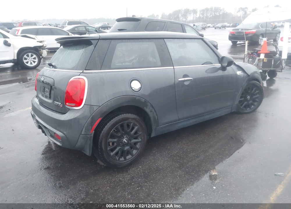 2014 MINI COOPER VIN: WMWXM7C56ET970635