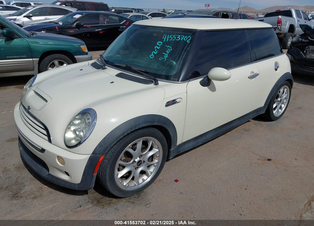 2005 MINI COOPER S VIN: WMWRE33515TL14731
