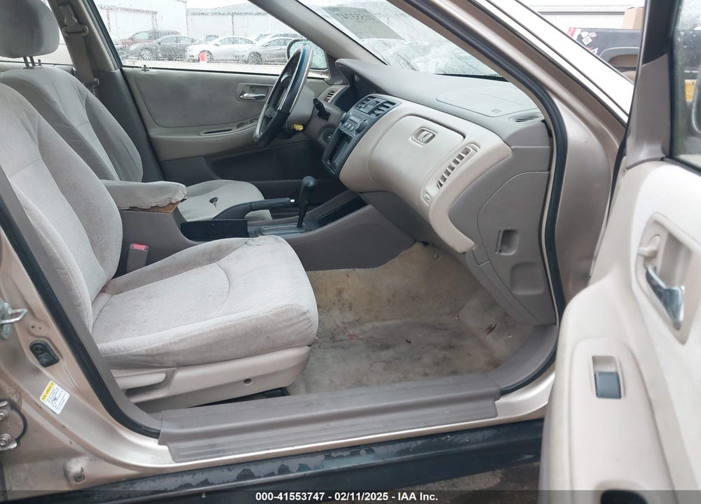 2001 HONDA ACCORD 2.3 LX VIN: 1HGCG56401A068473