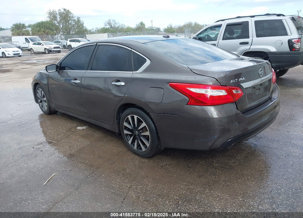 2017 NISSAN ALTIMA VIN: 1N4AL3AP7HC114571