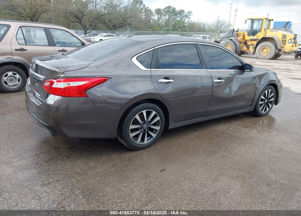 2017 NISSAN ALTIMA VIN: 1N4AL3AP7HC114571