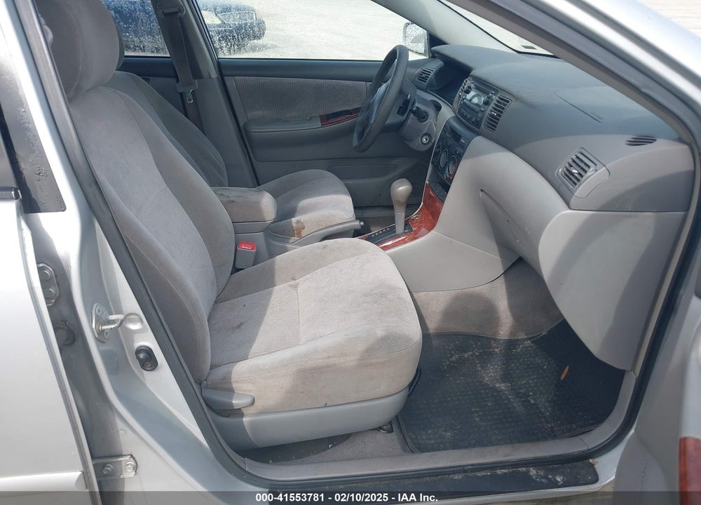 2005 TOYOTA COROLLA LE VIN: 1NXBR32E45Z448147