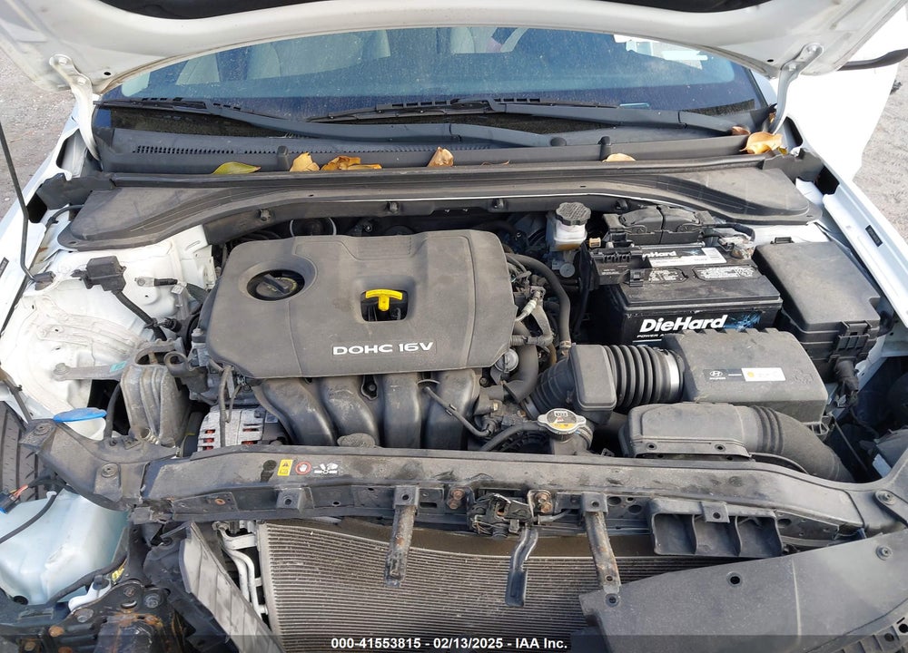 2017 HYUNDAI ELANTRA VIN: 5NPD84LFXHH076728