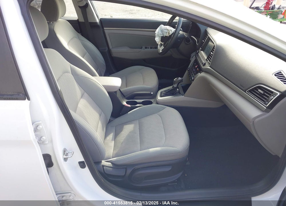 2017 HYUNDAI ELANTRA VIN: 5NPD84LFXHH076728