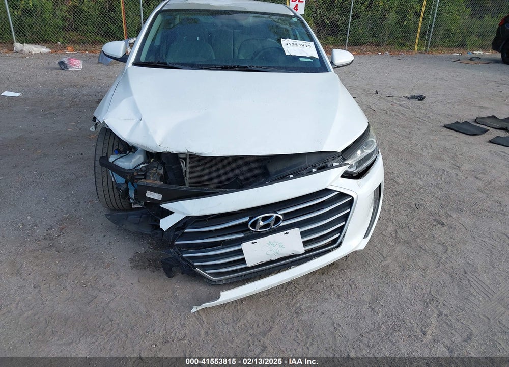 2017 HYUNDAI ELANTRA VIN: 5NPD84LFXHH076728