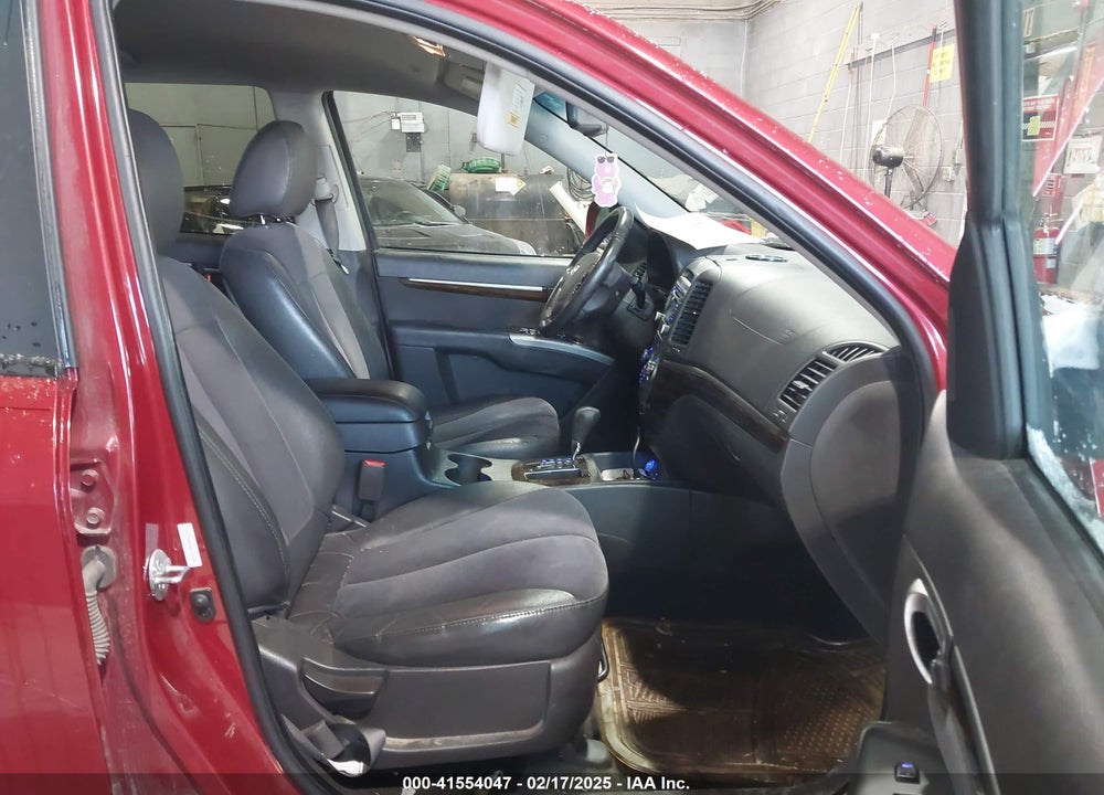 2011 HYUNDAI SANTA FE SE VIN: 5XYZHDAG7BG032525