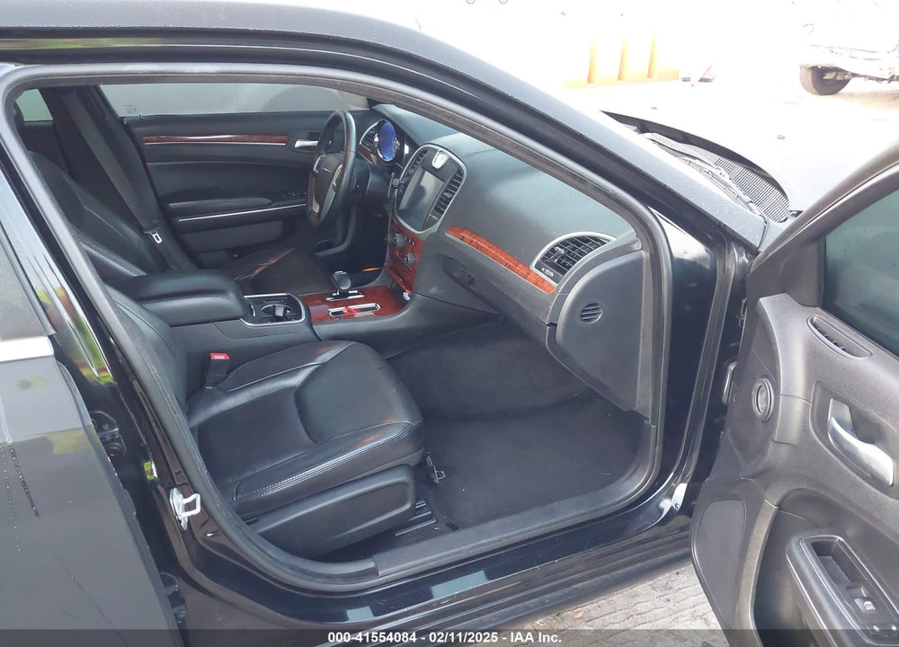 2014 CHRYSLER 300 VIN: 2C3CCAAG2EH375322