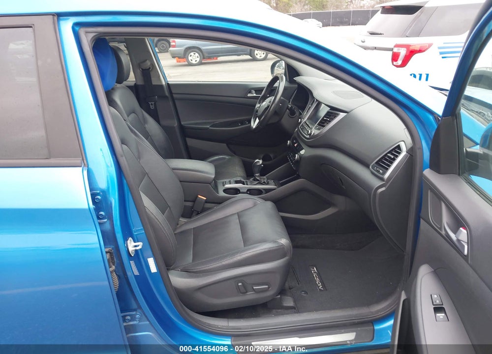2016 HYUNDAI TUCSON LIMITED VIN: KM8J33A25GU251382