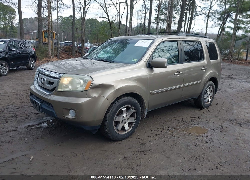 2011 HONDA PILOT TOURING VIN: 5FNYF4H98BB061922