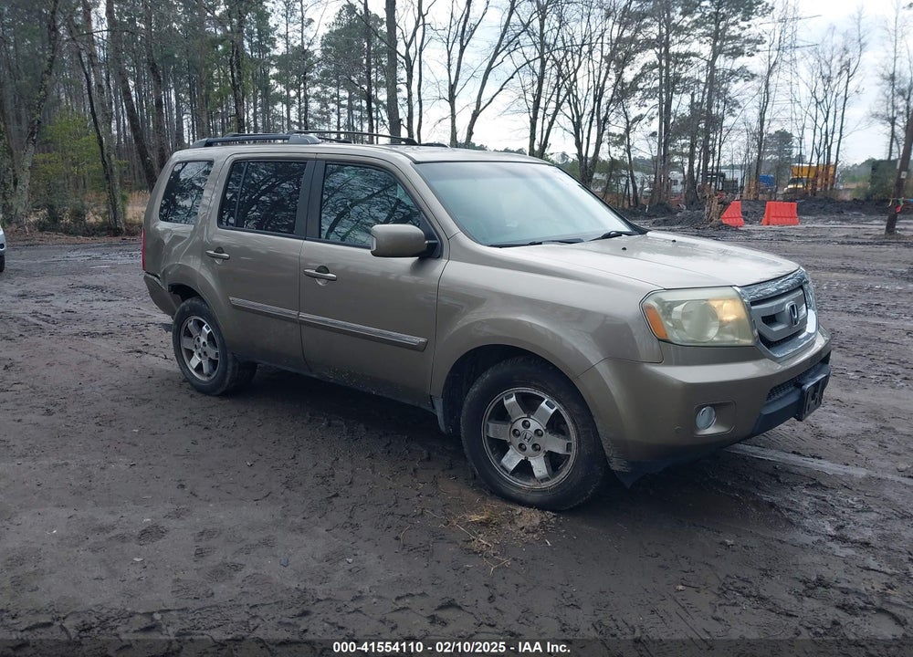 2011 HONDA PILOT TOURING VIN: 5FNYF4H98BB061922