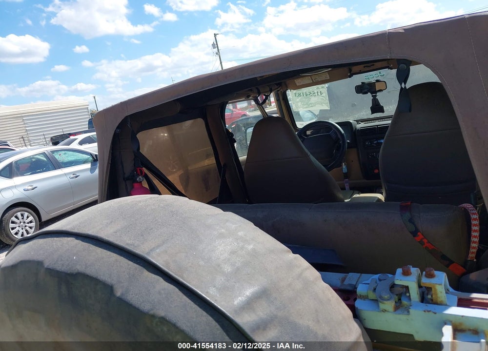 2000 JEEP WRANGLER SAHARA VIN: 1J4FA59S8YP763468