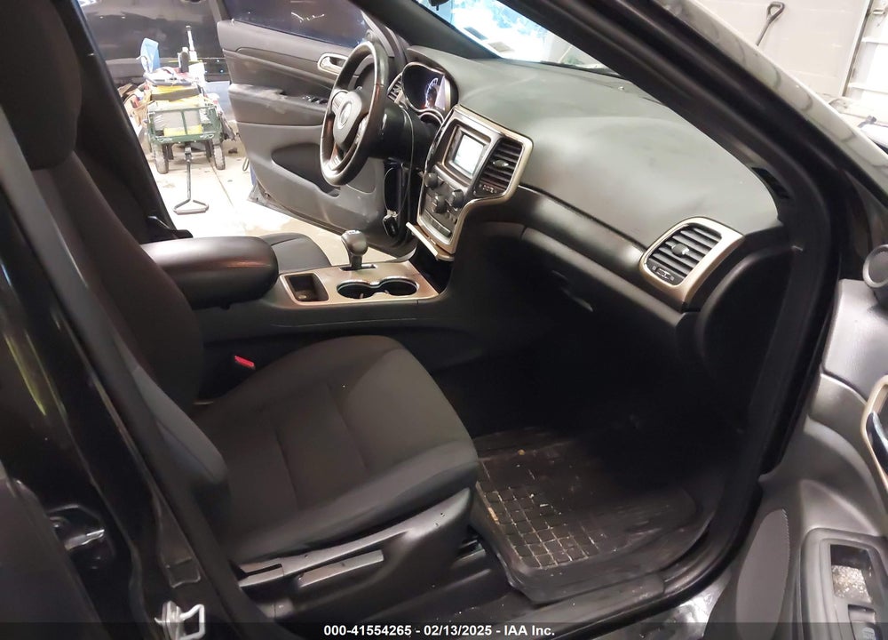 2015 JEEP GRAND CHEROKEE LAREDO VIN: 1C4RJFAG6FC905823