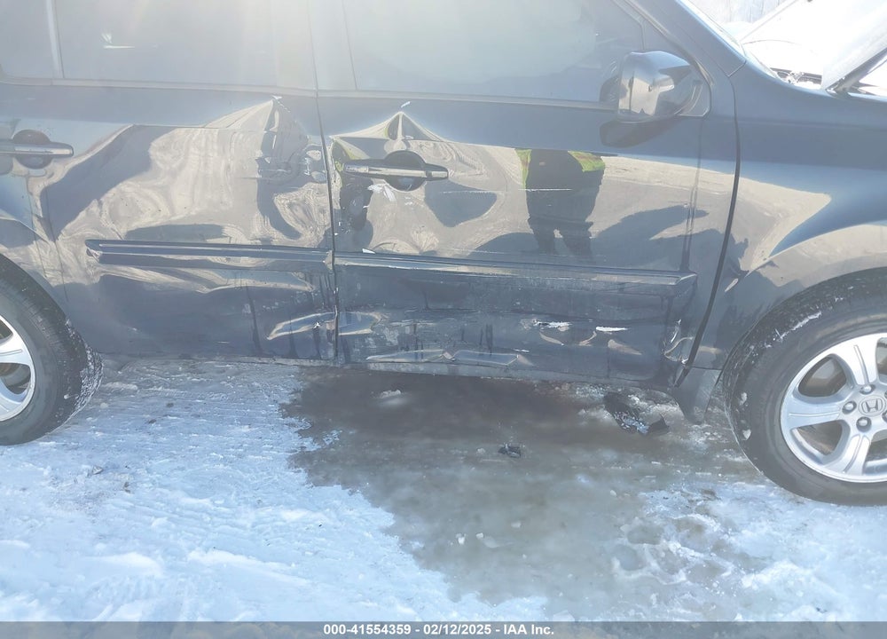 2014 HONDA PILOT EX VIN: 5FNYF4H42EB046521