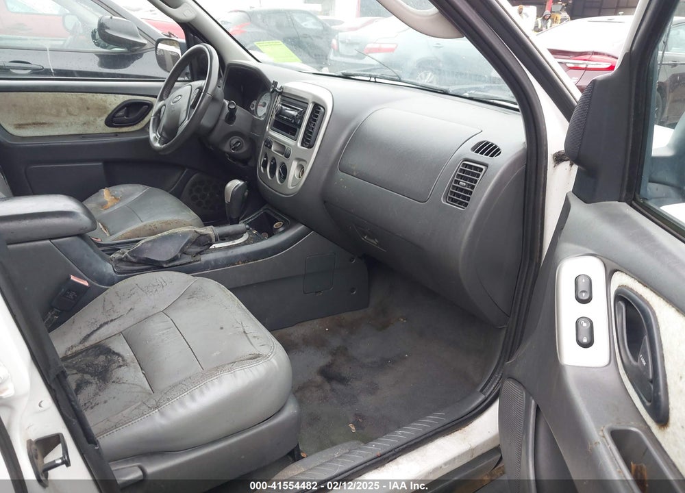 2005 FORD ESCAPE XLT VIN: 1FMYU03195KB32483