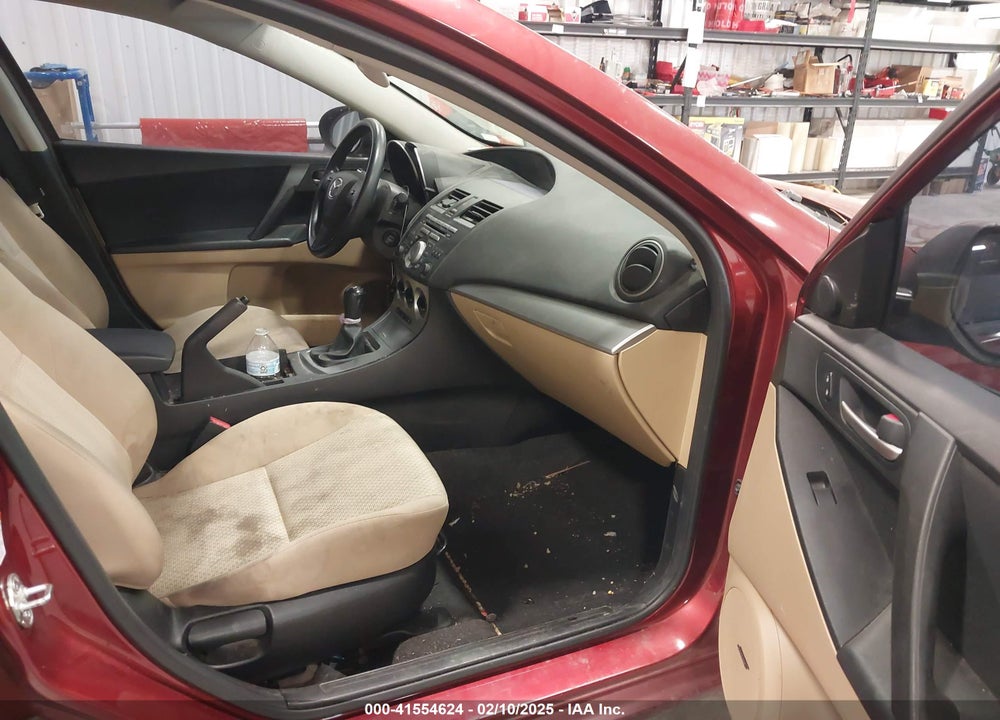 2011 MAZDA MAZDA3 VIN: JM1BL1VF3B1383934