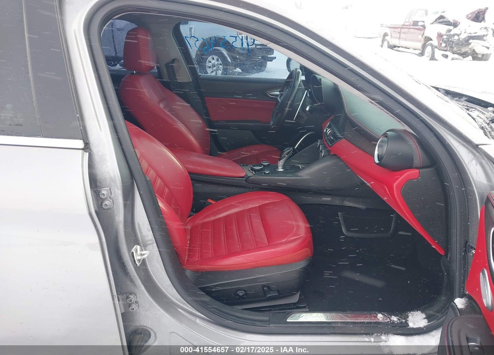 2018 ALFA ROMEO GIULIA VIN: ZARFAEEN9J7572658