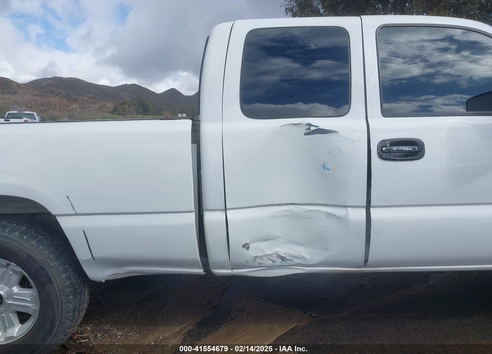 2004 CHEVROLET SILVERADO 1500 LS VIN: 1GCEK19T14E108929