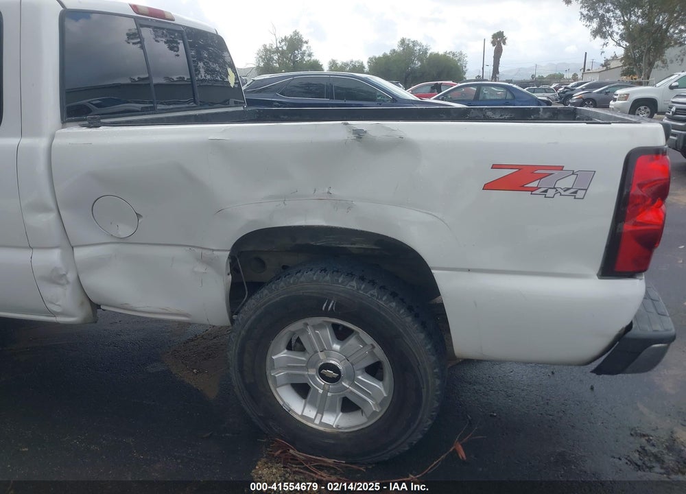 2004 CHEVROLET SILVERADO 1500 LS VIN: 1GCEK19T14E108929