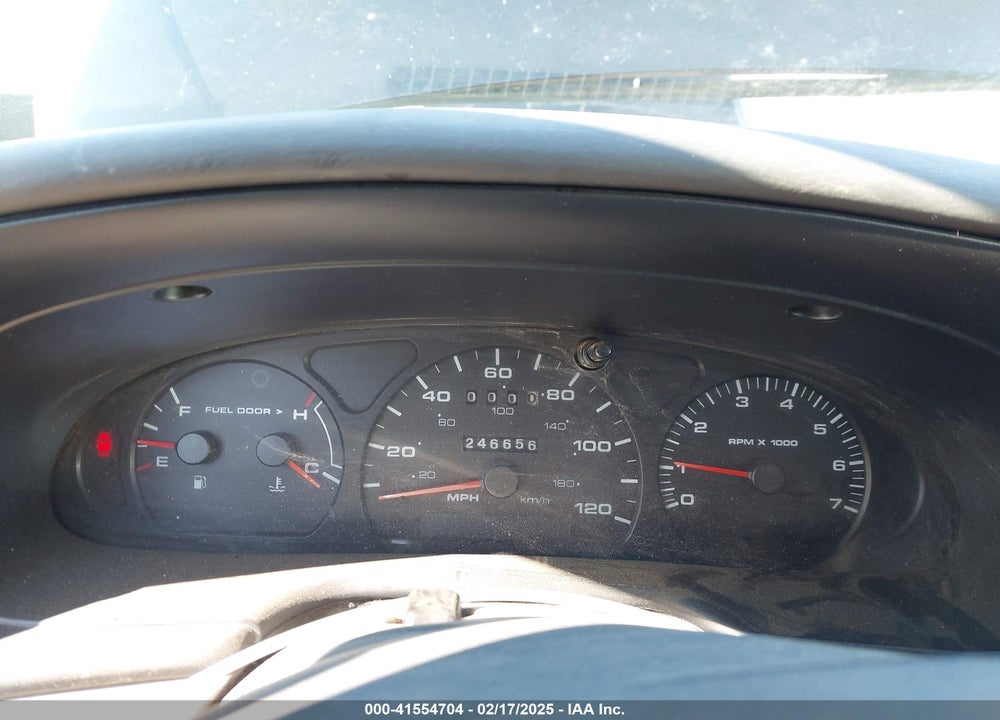 2000 FORD TAURUS SES VIN: 1FAFP55S6YA284727