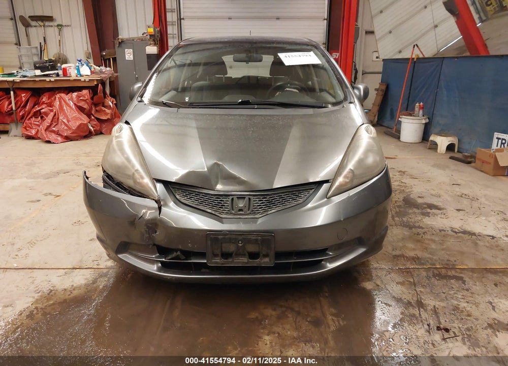 2013 HONDA FIT VIN: JHMGE8H30DC027988