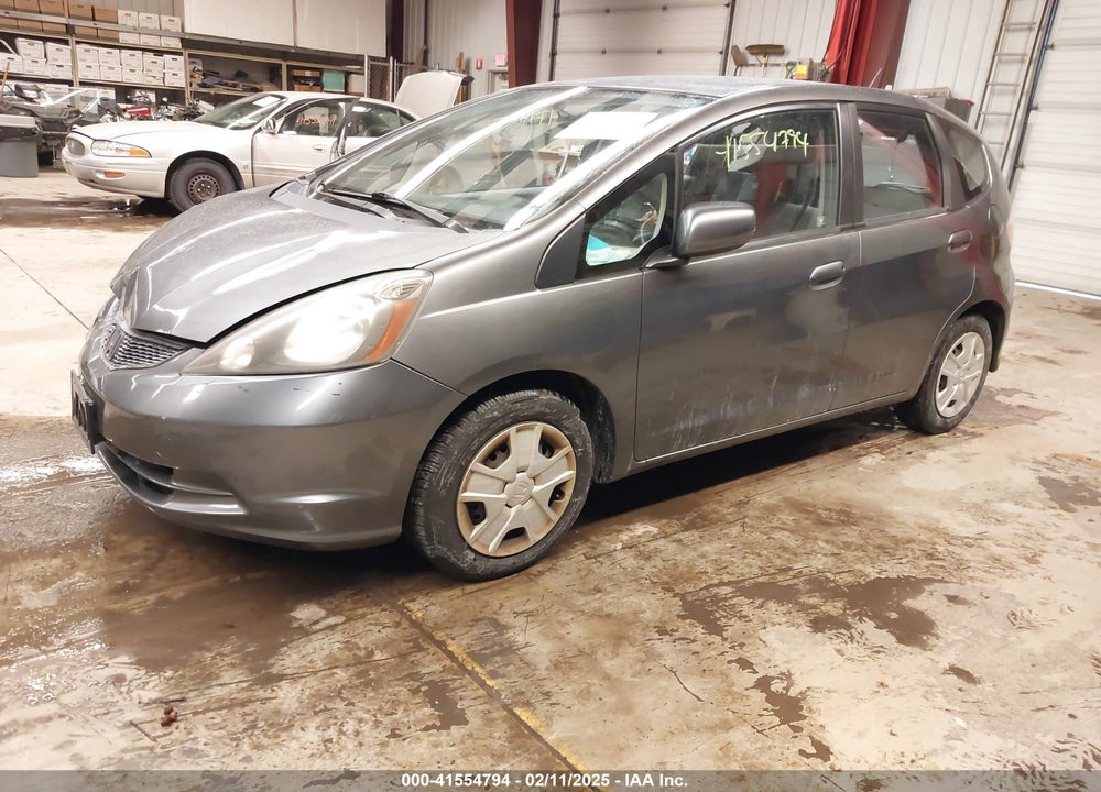 2013 HONDA FIT VIN: JHMGE8H30DC027988