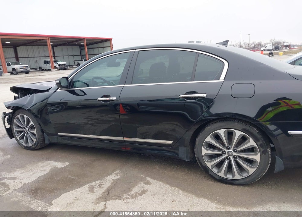2013 HYUNDAI GENESIS VIN: KMHGC4DH5DU256092