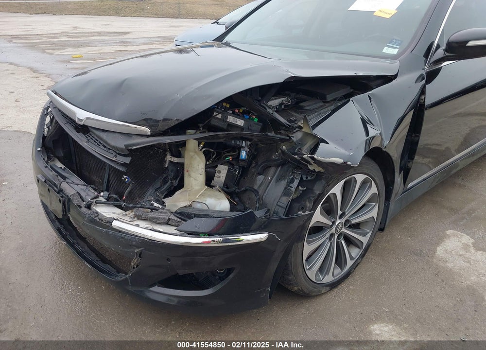 2013 HYUNDAI GENESIS VIN: KMHGC4DH5DU256092