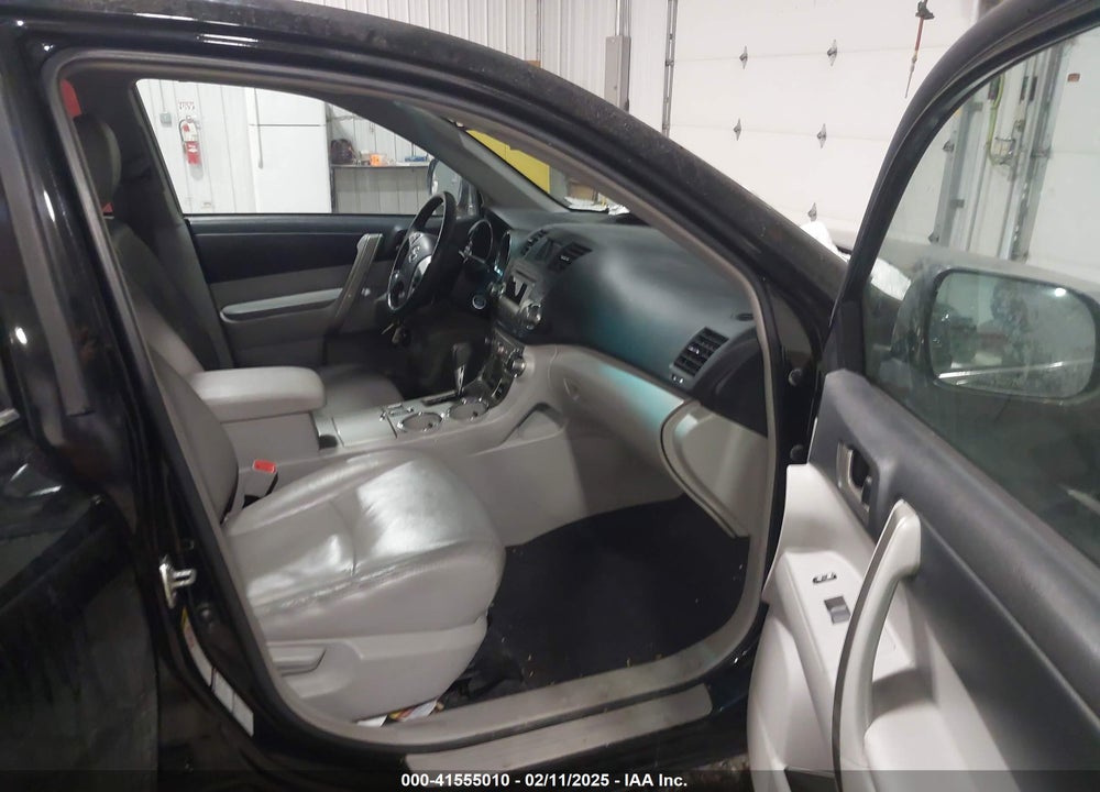 2011 TOYOTA HIGHLANDER SE V6 VIN: 5TDBK3EH6BS062005