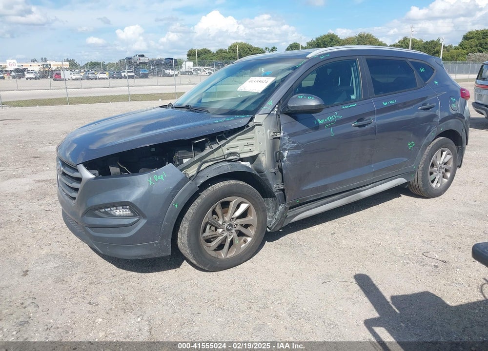 2017 HYUNDAI TUCSON SE VIN: KM8J33A49HU443942