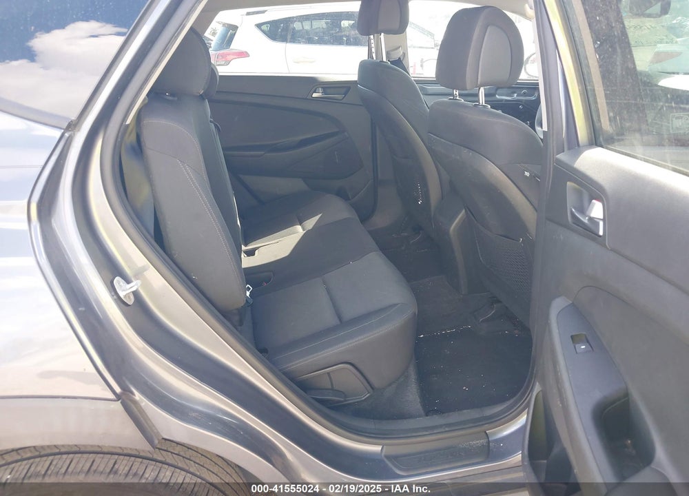 2017 HYUNDAI TUCSON SE VIN: KM8J33A49HU443942