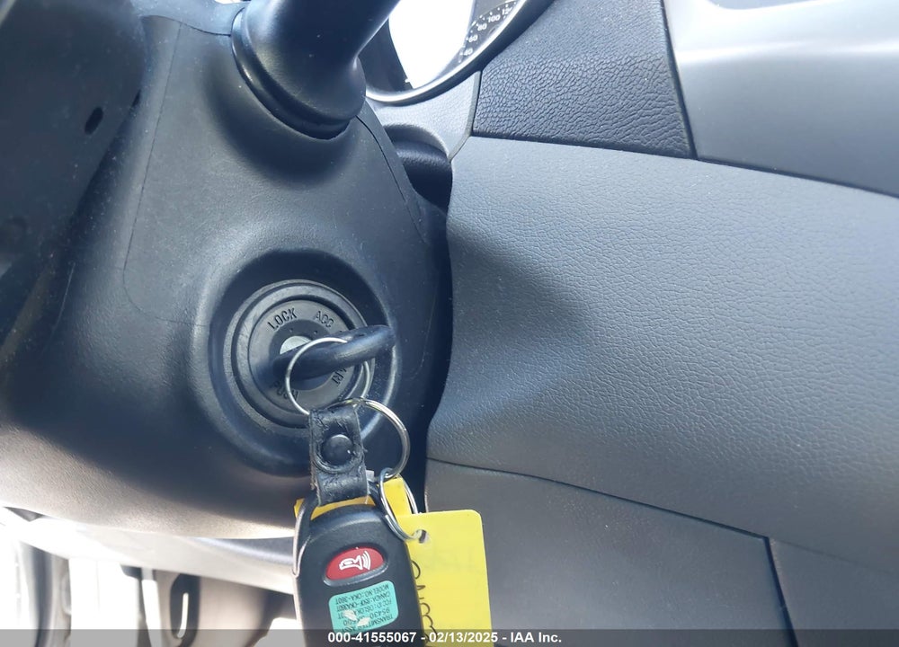 2014 HYUNDAI ELANTRA VIN: 5NPDH4AE5EH482146