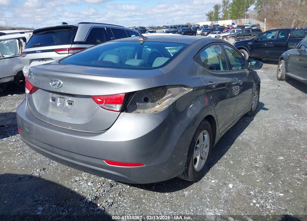 2014 HYUNDAI ELANTRA VIN: 5NPDH4AE5EH482146