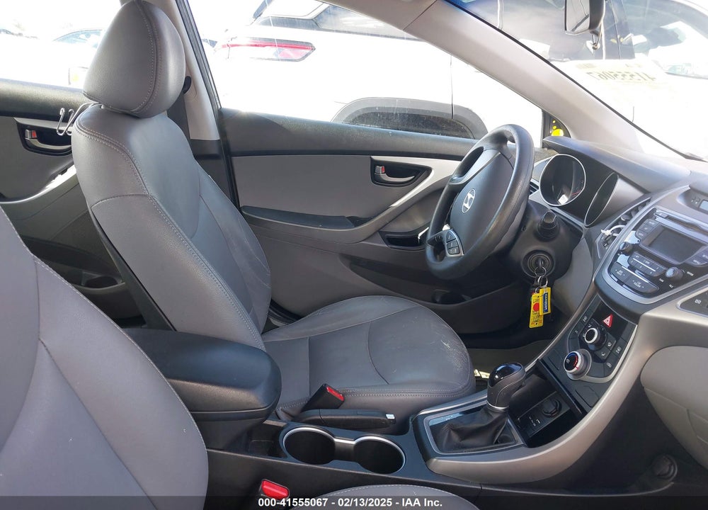 2014 HYUNDAI ELANTRA VIN: 5NPDH4AE5EH482146