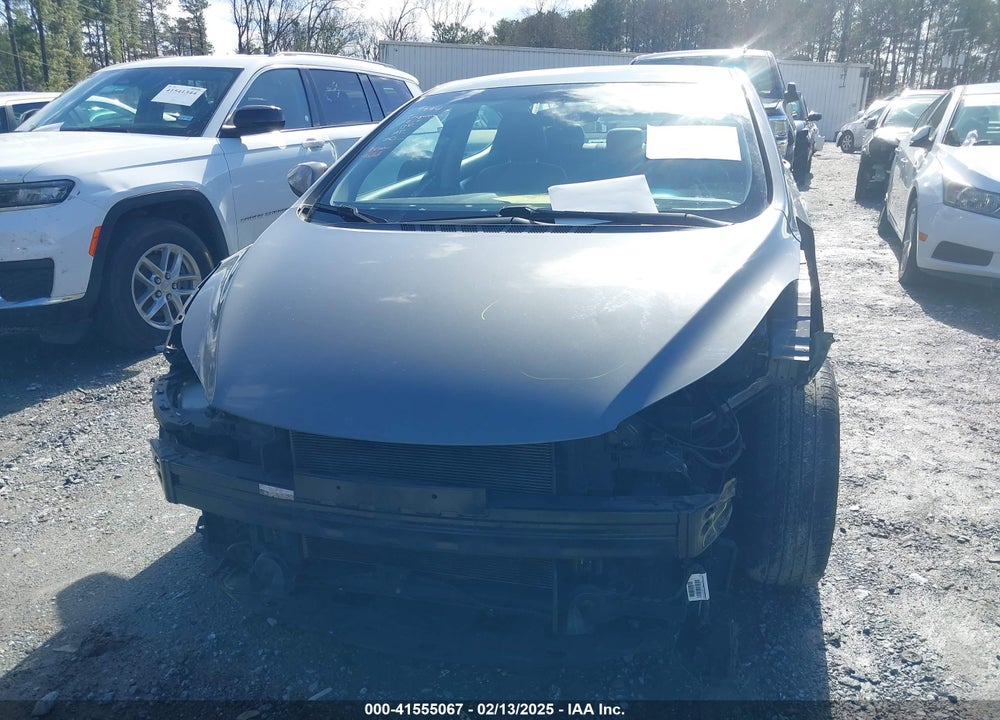 2014 HYUNDAI ELANTRA VIN: 5NPDH4AE5EH482146