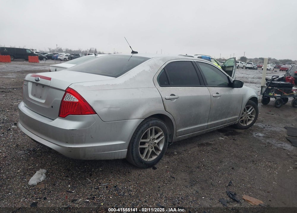2012 FORD FUSION S VIN: 3FAHP0GA7CR137993