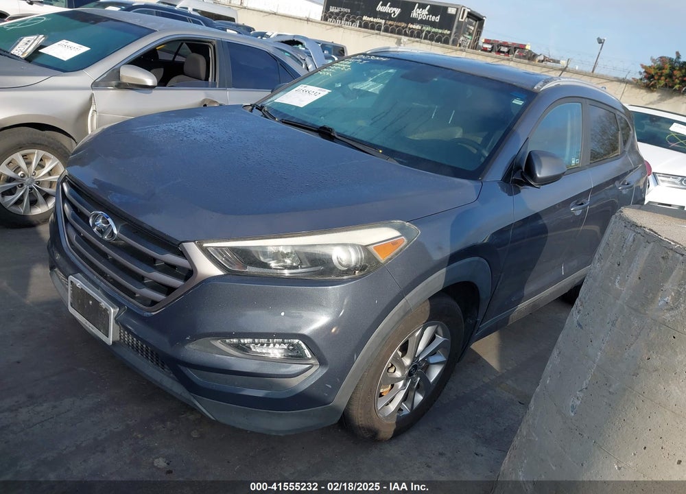 2016 HYUNDAI TUCSON SE VIN: KM8J33A49GU141629