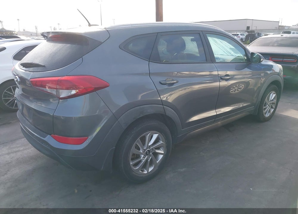 2016 HYUNDAI TUCSON SE VIN: KM8J33A49GU141629