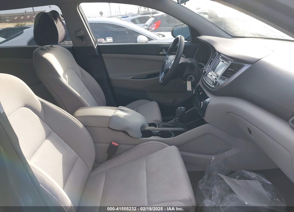 2016 HYUNDAI TUCSON SE VIN: KM8J33A49GU141629