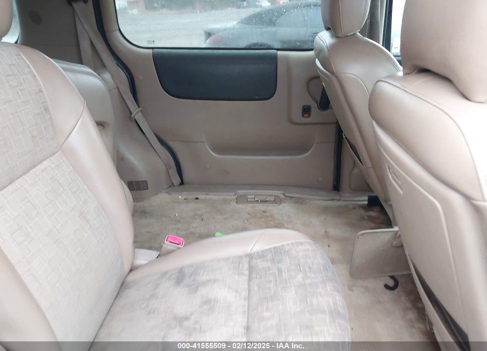 2005 SATURN RELAY FWD VIN: 5GZDV23L85D174207
