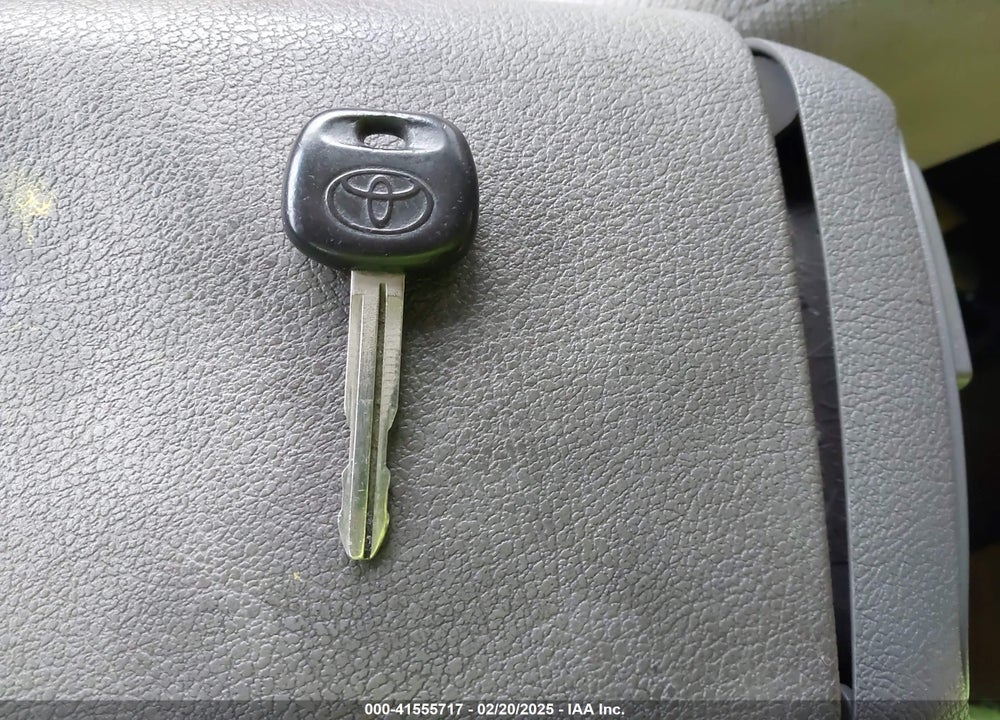2004 TOYOTA AVALON XLS VIN: 4T1BF28B74U343827