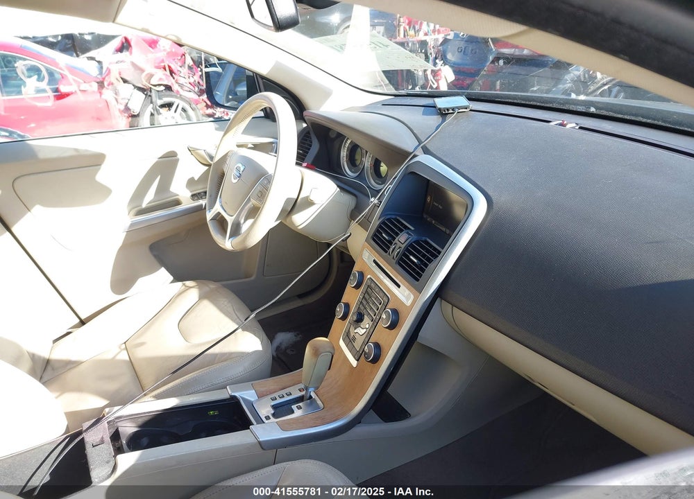 2011 VOLVO XC60 T6/T6 R-DESIGN VIN: YV4902DZ4B2207927