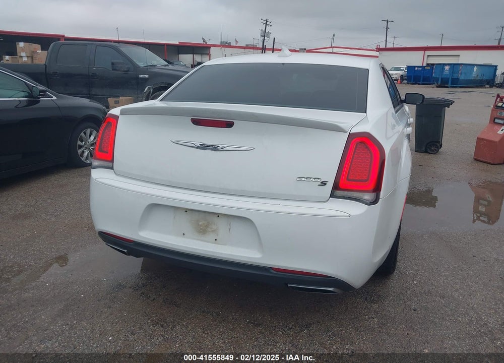 2015 CHRYSLER 300 VIN: 2C3CCABG7FH842119