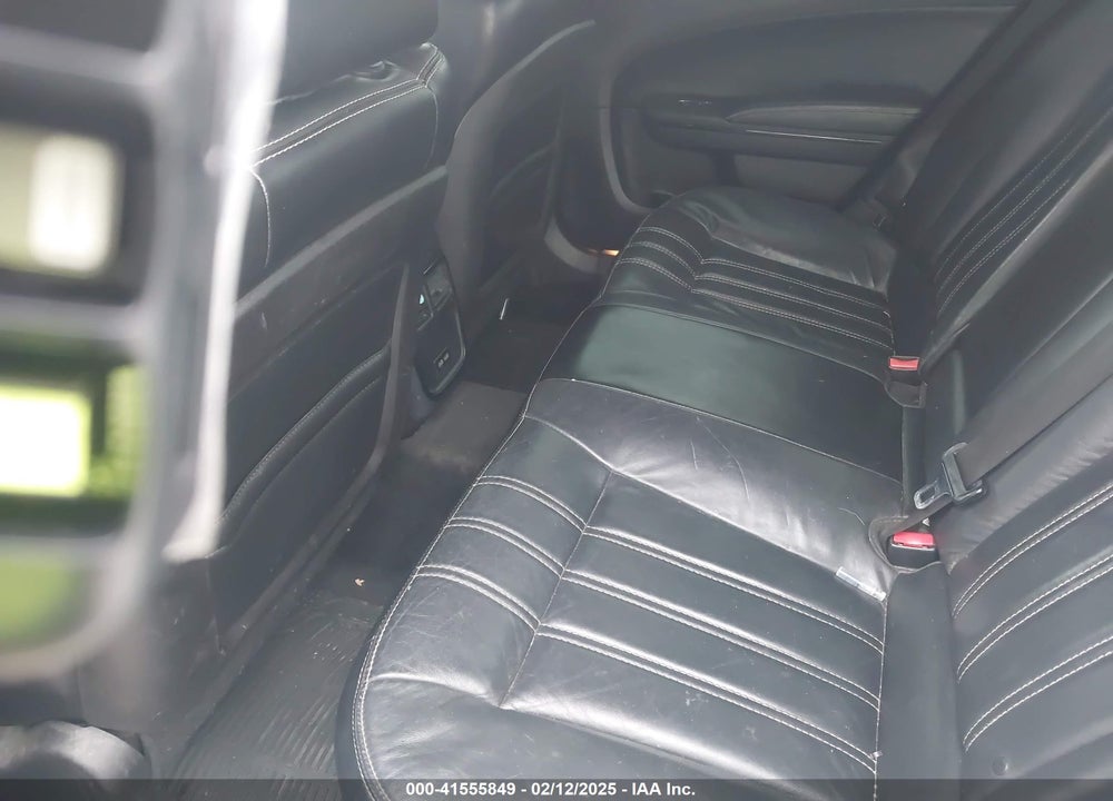 2015 CHRYSLER 300 VIN: 2C3CCABG7FH842119