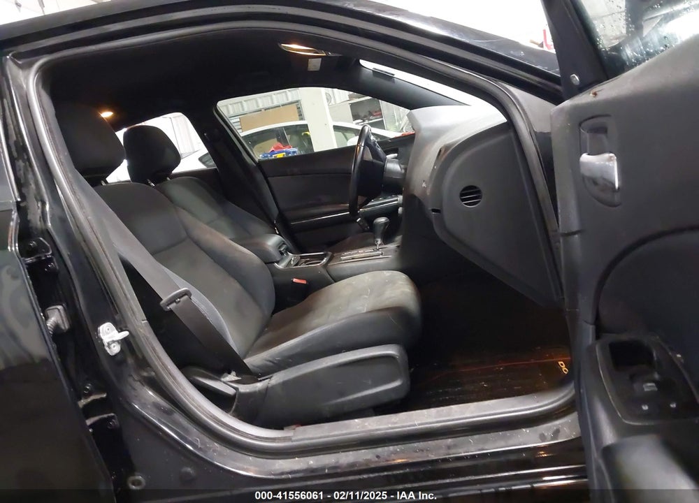 2011 DODGE CHARGER VIN: 2B3CL3CG3BH598065